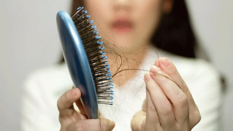 Wat is het Verschil Tussen Schokkend Haarverlies en Het Uitvallen Van Haar?